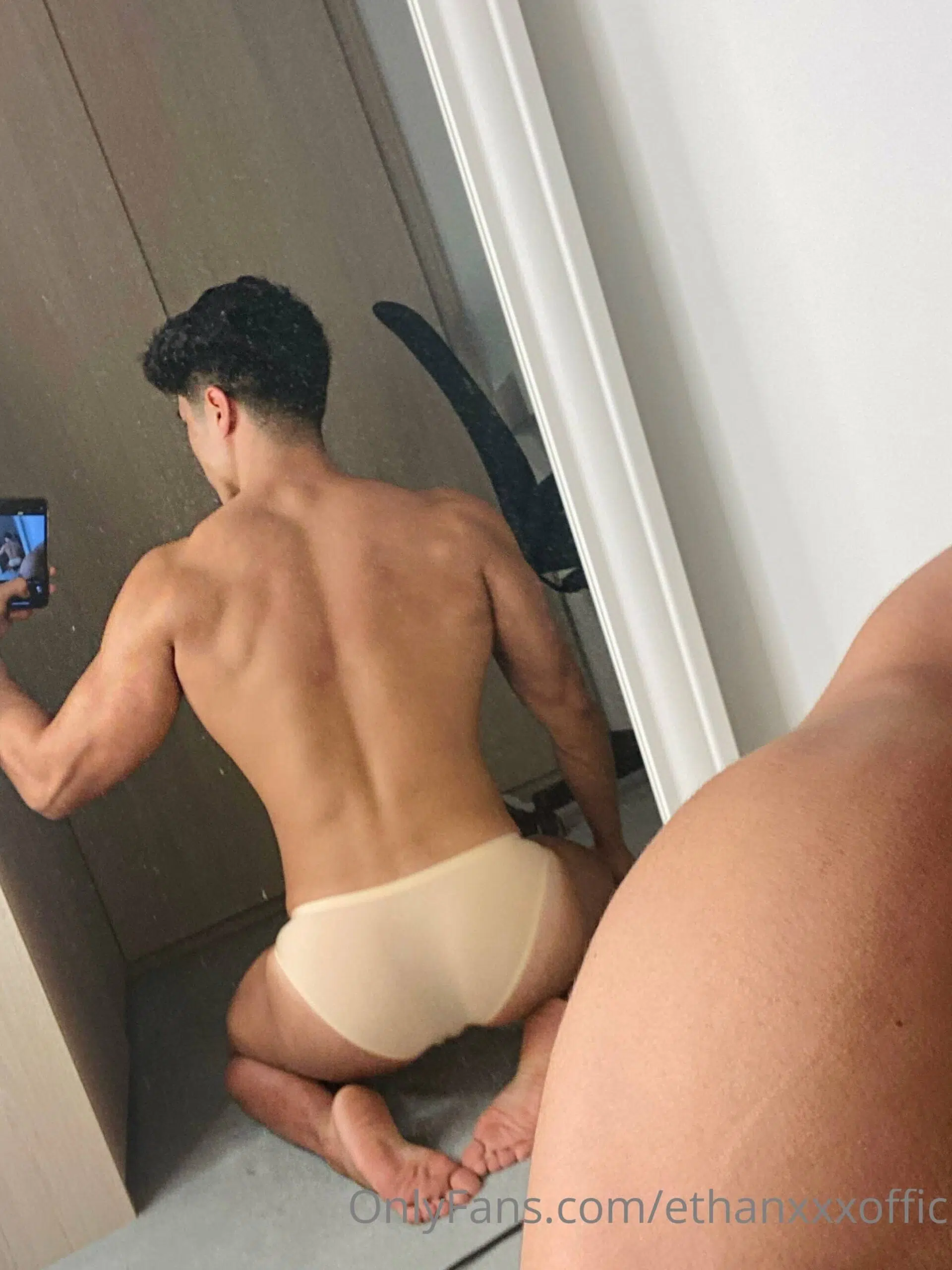 ELIXXXOFFIC PRIVATE SET