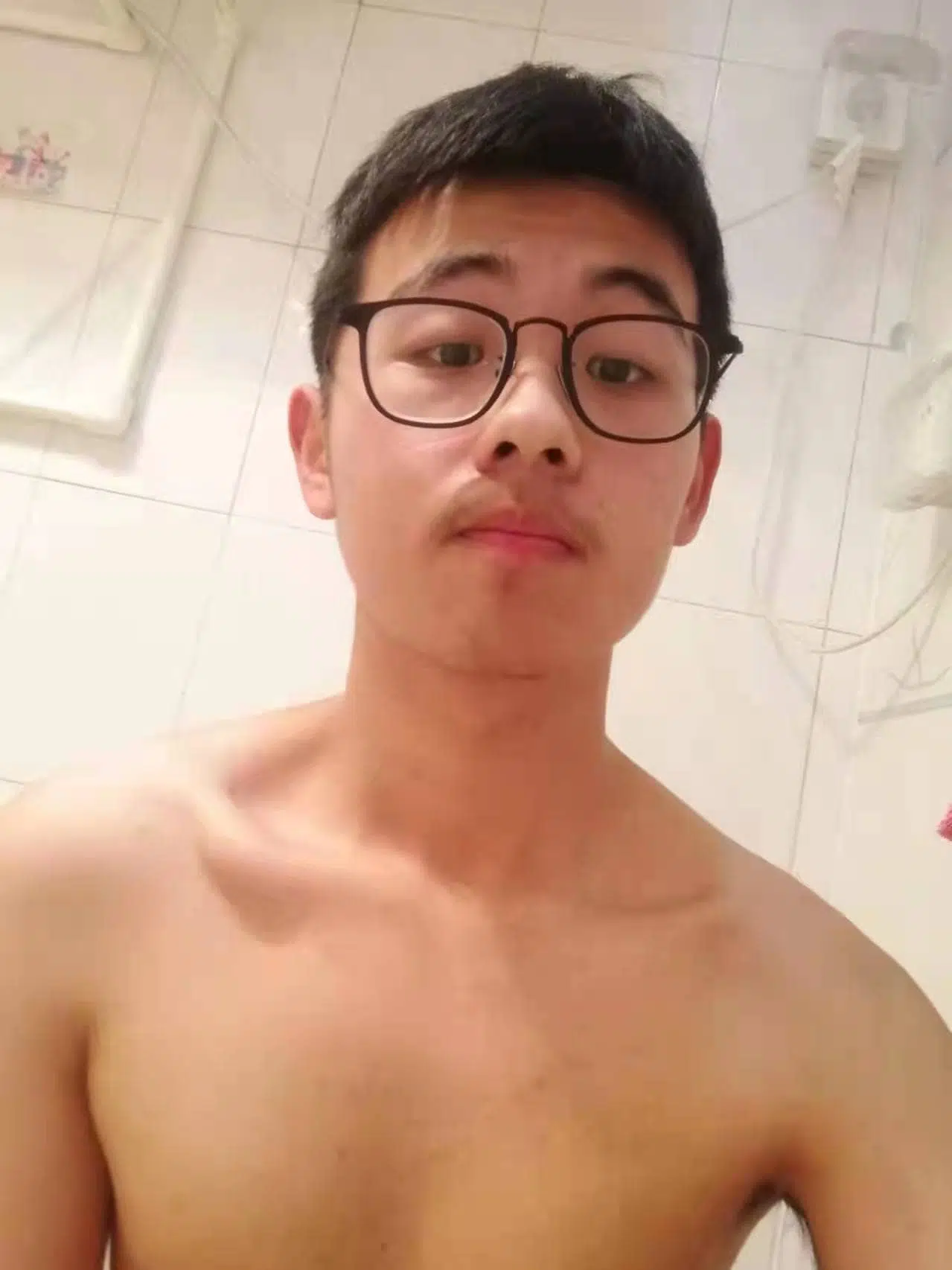 專訪眼鏡男私密集