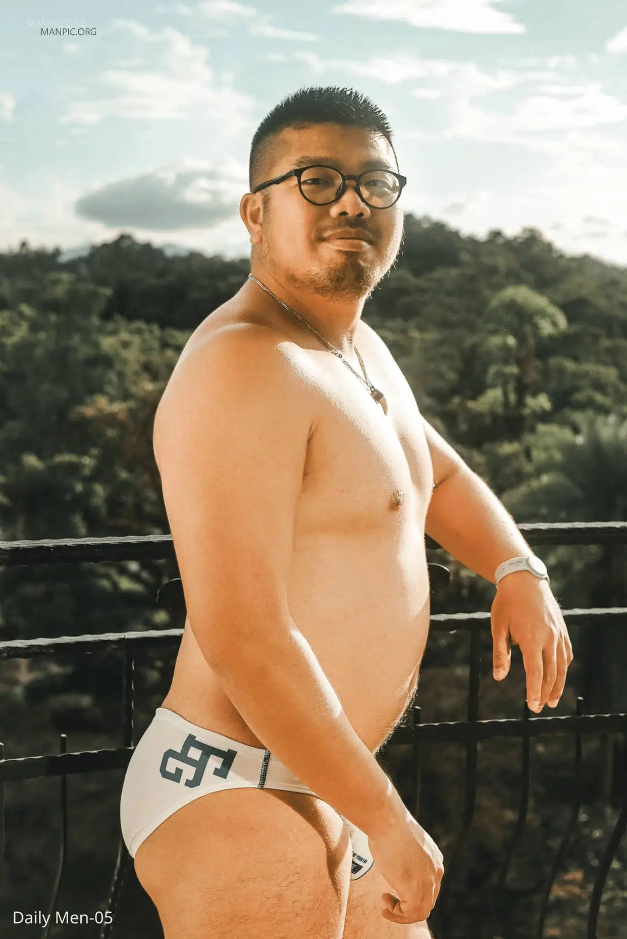 Daily Men Vol.8 HUNK 作戰準備 ‖ R+【PHOTO】